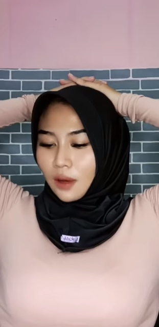 looking makes it hot_82