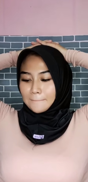 looking makes it hot_82