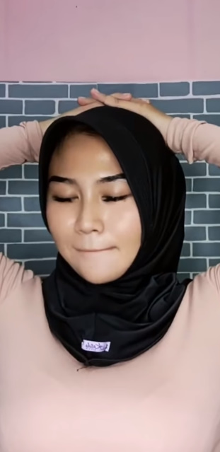 looking makes it hot_82