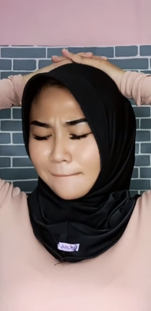 looking makes it hot_82