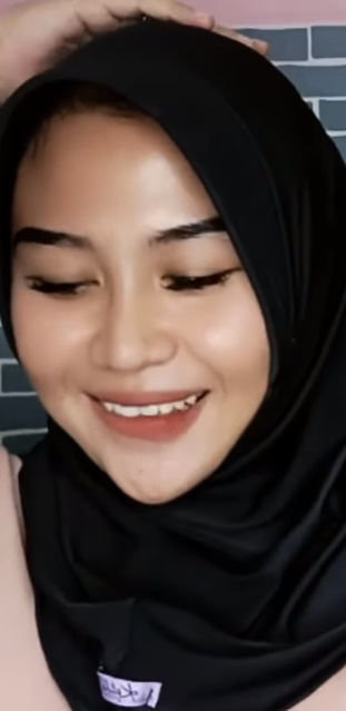 looking makes it hot_82