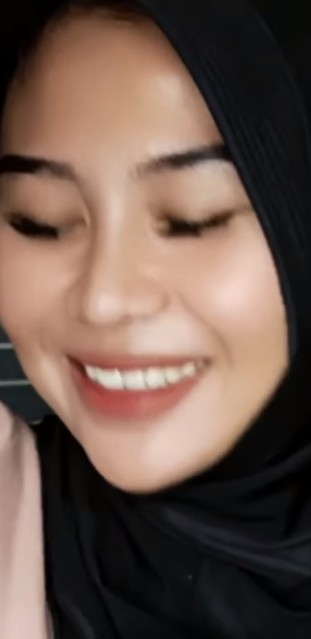 looking makes it hot_82