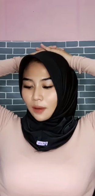 looking makes it hot_82