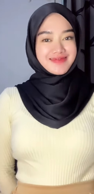 looking makes it hot_82