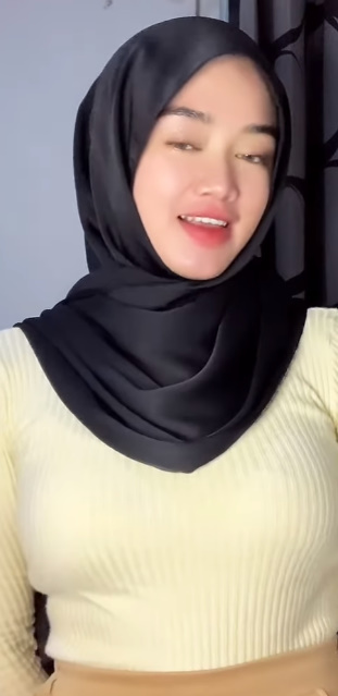 looking makes it hot_82