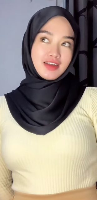 looking makes it hot_82