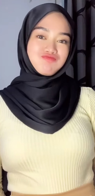 looking makes it hot_82