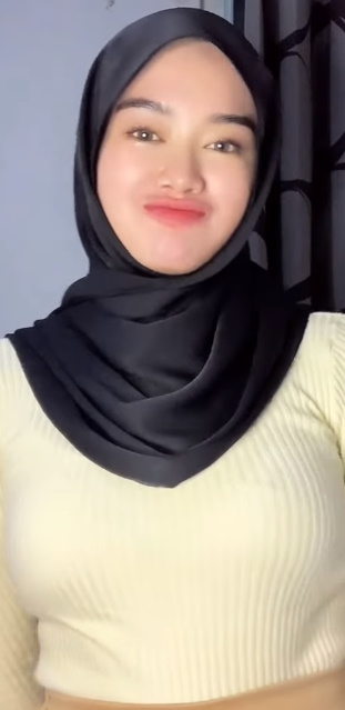 looking makes it hot_82