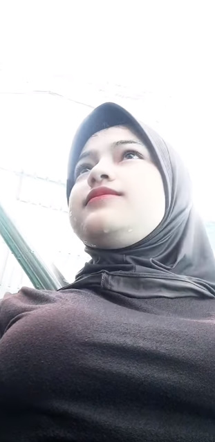 looking makes it hot_82