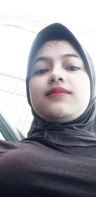 looking makes it hot_82