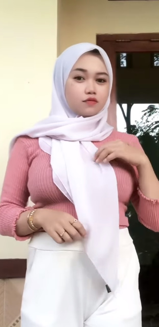 looking makes it hot_82