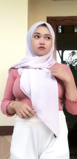 looking makes it hot_82