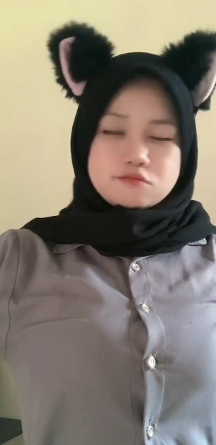 looking makes it hot_82