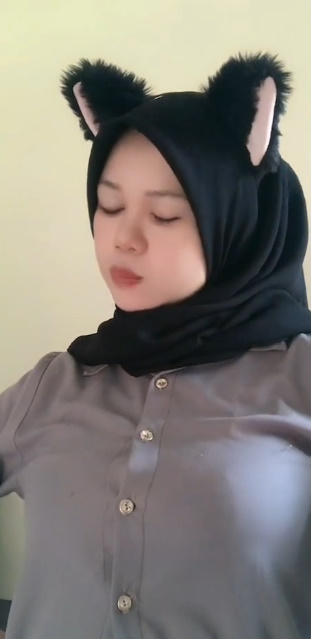 looking makes it hot_82