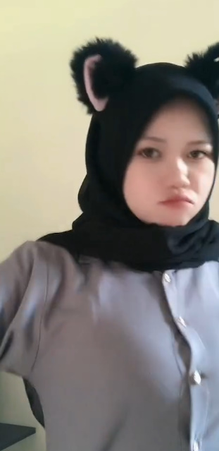 looking makes it hot_82