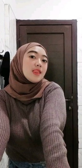 looking makes it hot_82