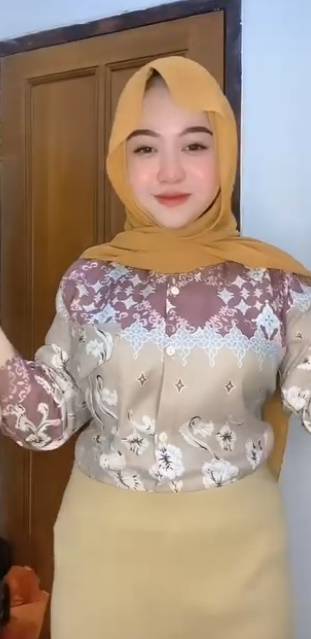 looking makes it hot_82