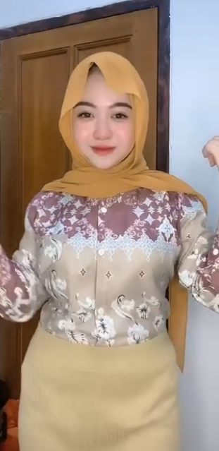 looking makes it hot_82