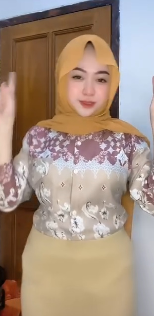 looking makes it hot_82