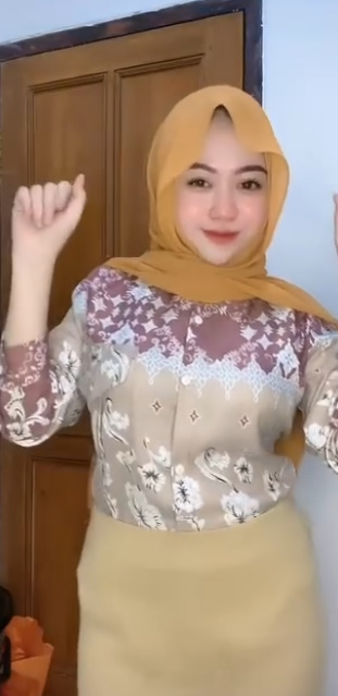 looking makes it hot_82