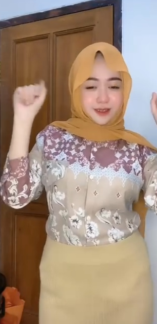 looking makes it hot_82