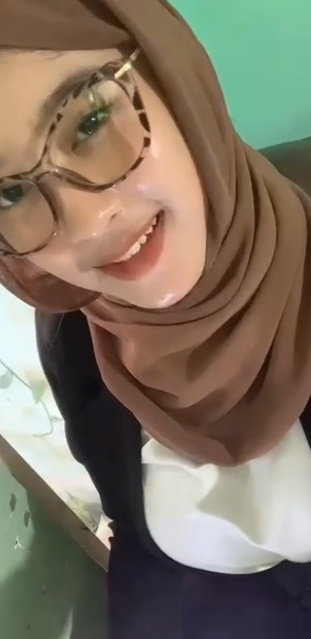 looking makes it hot_82