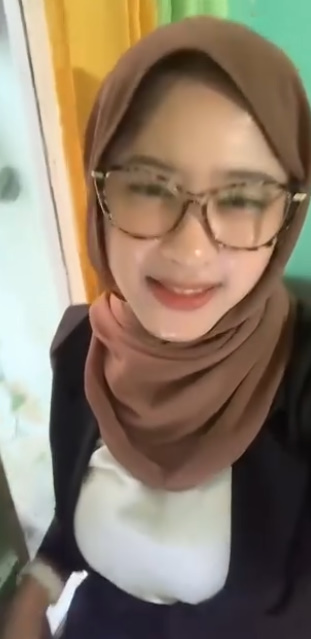 looking makes it hot_82