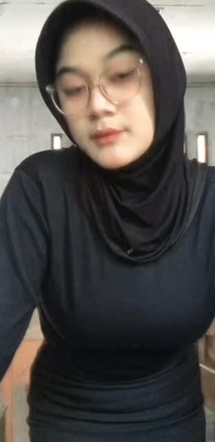 looking makes it hot_82