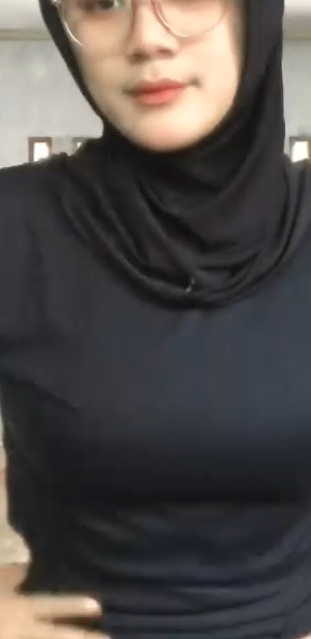 looking makes it hot_82