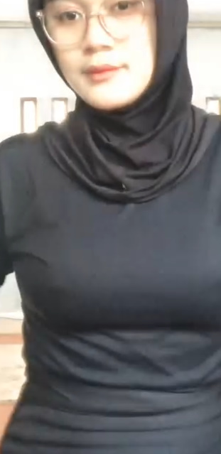 looking makes it hot_82