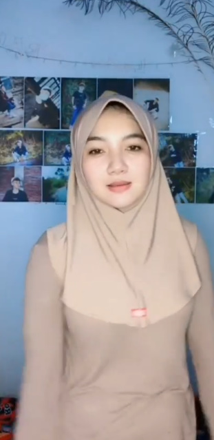 looking makes it hot_82