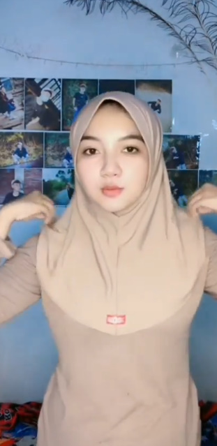 looking makes it hot_82