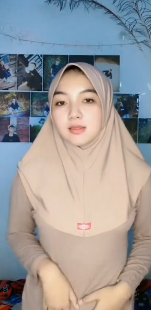 looking makes it hot_82