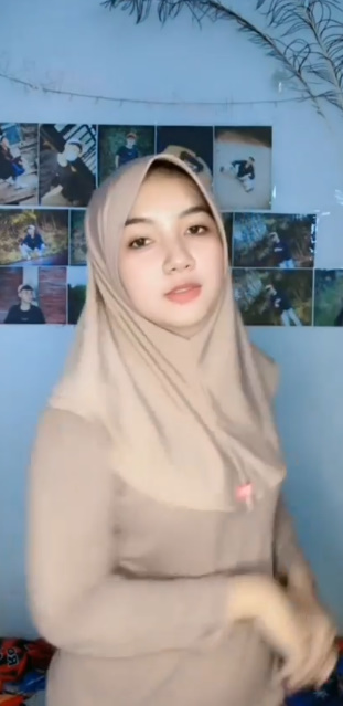 looking makes it hot_82