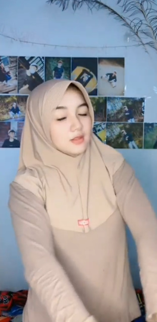 looking makes it hot_82