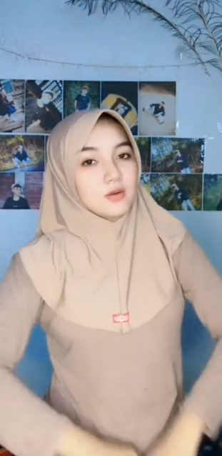 looking makes it hot_82