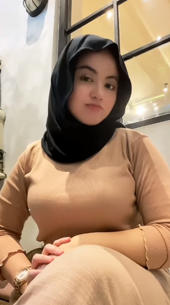 looking makes it hot_82