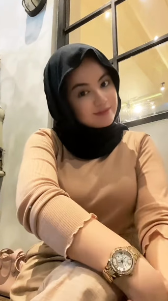 looking makes it hot_82