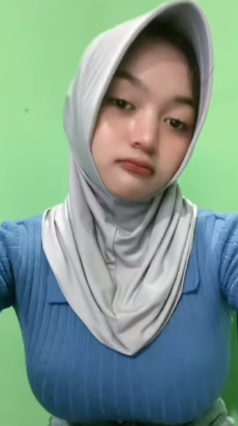 looking makes it hot_82