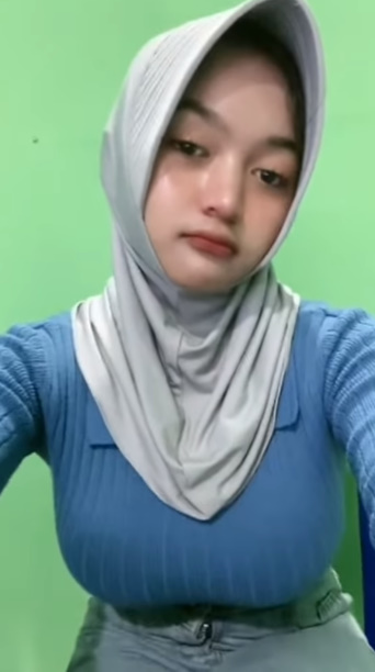 looking makes it hot_82