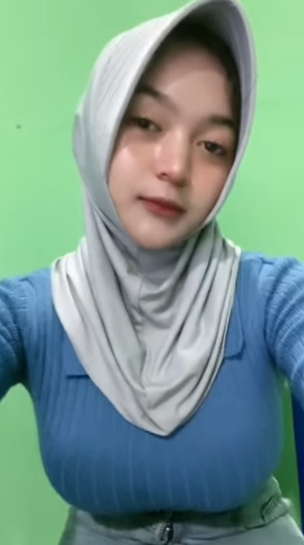 looking makes it hot_82