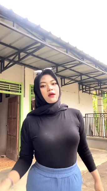 looking makes it hot_82