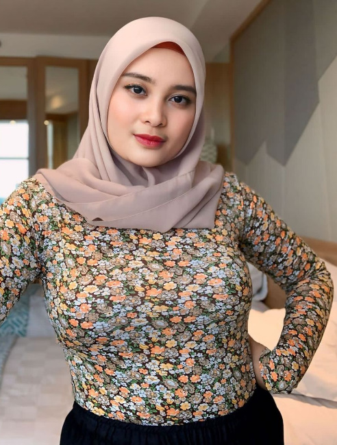 looking makes it hot_83