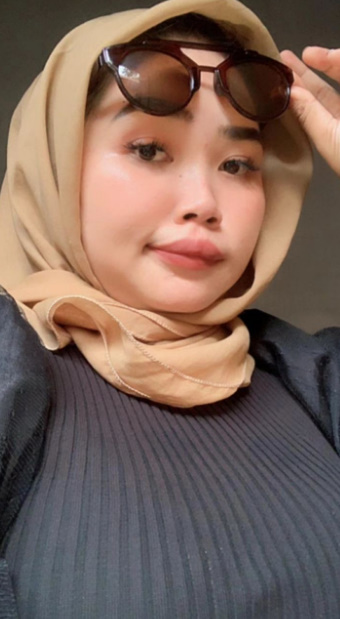 looking makes it hot_83