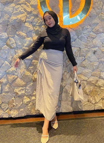 looking makes it hot_83