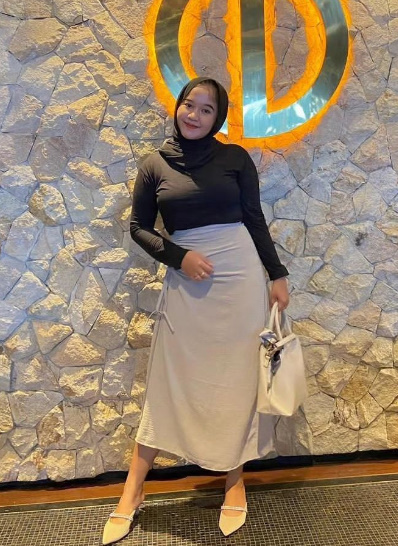 looking makes it hot_83