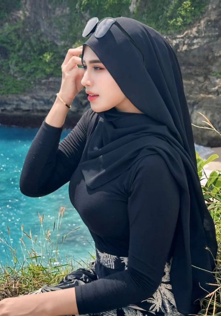 looking makes it hot_83