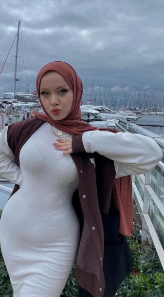 looking makes it hot_83