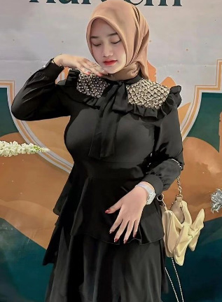 looking makes it hot_83