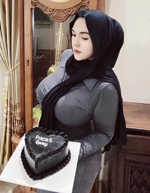 looking makes it hot_83